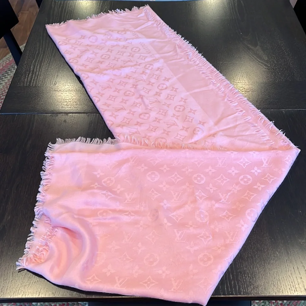 Louis Vuitton Chase Monogram Soft Pink - Picture 3 of 4